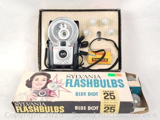 Vintage Sylvania Flashbulbs & Brownie Starflash Outfit Camera