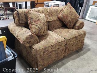 Bassett Upholstered Love Seat w/Spare Upholstery