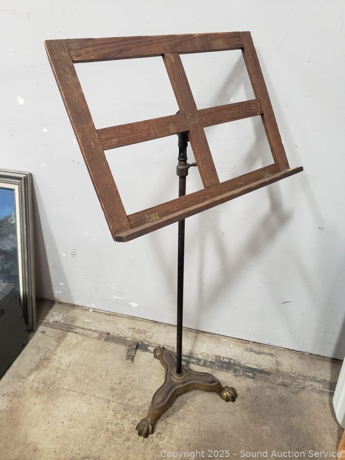 08/01/25 SAS Air Hockey Table, Country Furniture Online Auction