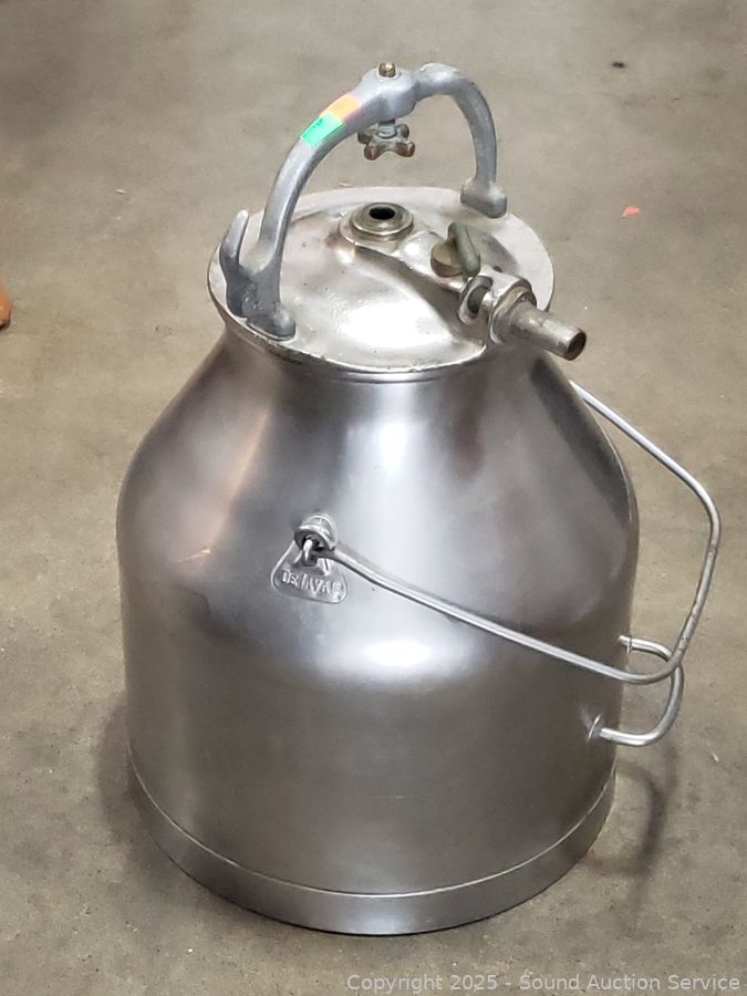 08/01/25 SAS Air Hockey Table, Country Furniture Online Auction