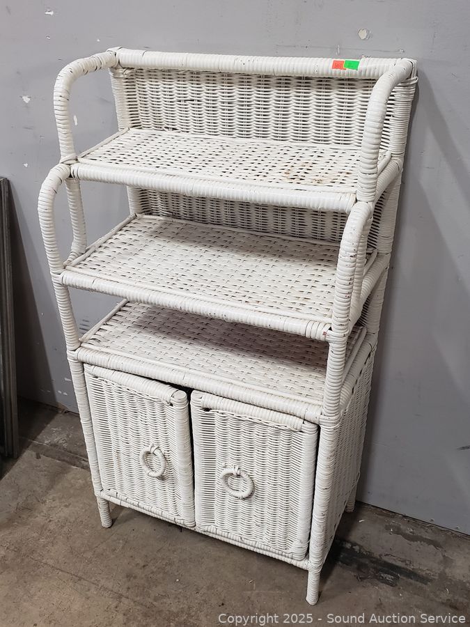 08/01/25 SAS Air Hockey Table, Country Furniture Online Auction