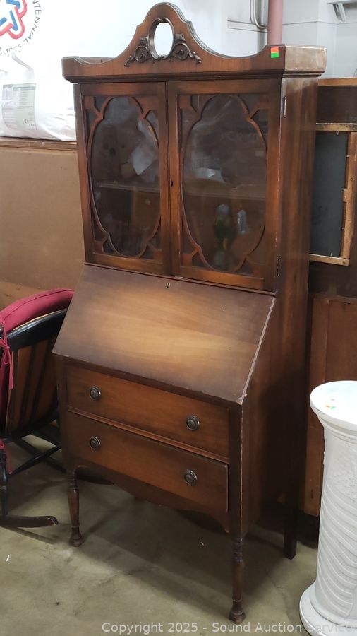 08/01/25 SAS Air Hockey Table, Country Furniture Online Auction