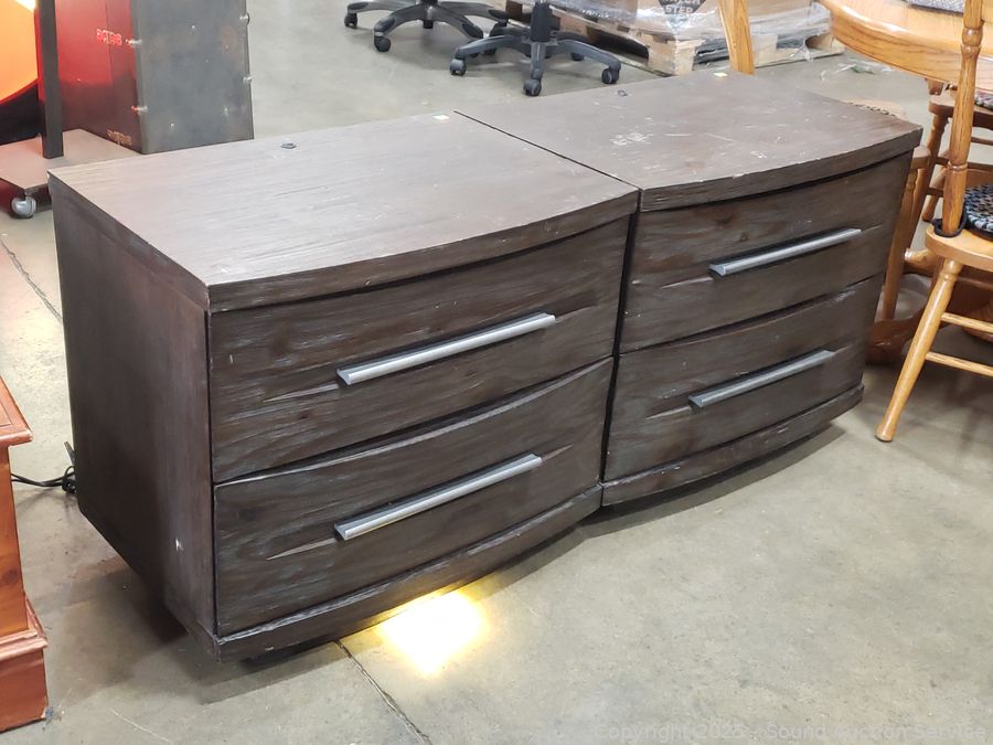 08/01/25 SAS Air Hockey Table, Country Furniture Online Auction