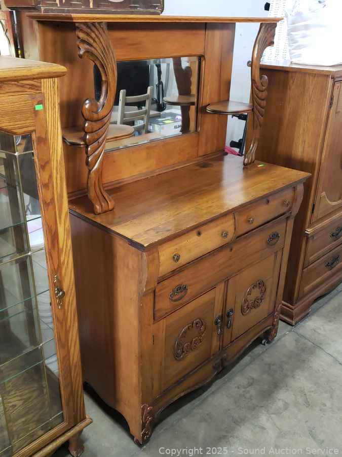 08/01/25 SAS Air Hockey Table, Country Furniture Online Auction