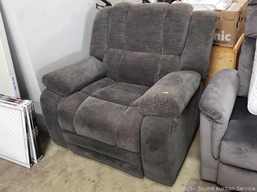 08/01/25 SAS Air Hockey Table, Country Furniture Online Auction