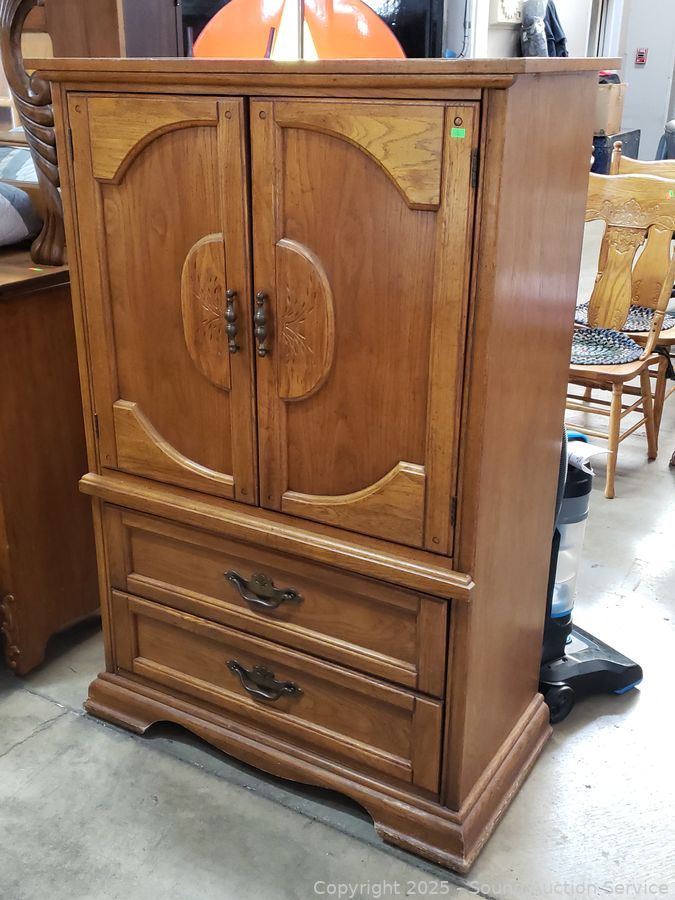 08/01/25 SAS Air Hockey Table, Country Furniture Online Auction