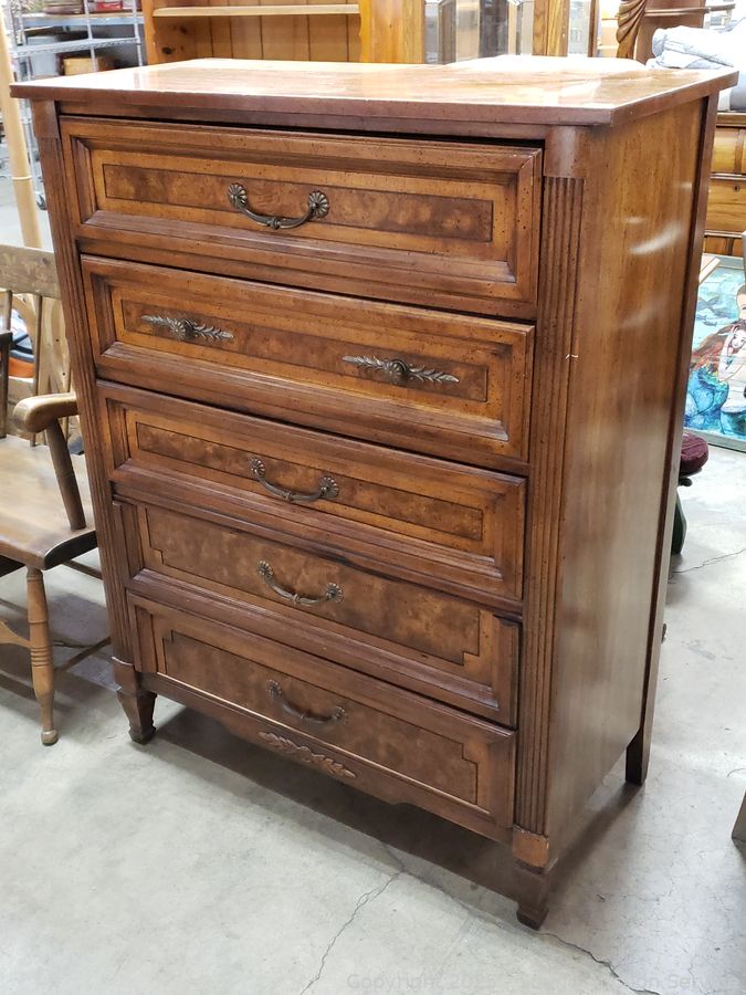 08/01/25 SAS Air Hockey Table, Country Furniture Online Auction