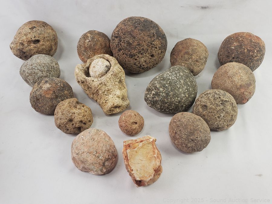 08/01/25 SAS Air Hockey Table, Country Furniture Online Auction