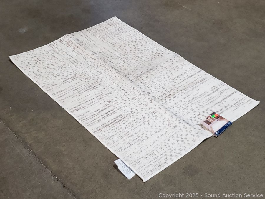 08/01/25 SAS Air Hockey Table, Country Furniture Online Auction