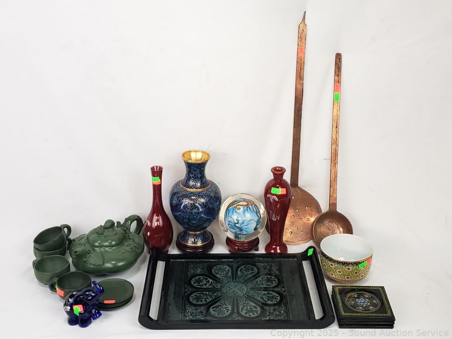 08/01/25 SAS Air Hockey Table, Country Furniture Online Auction