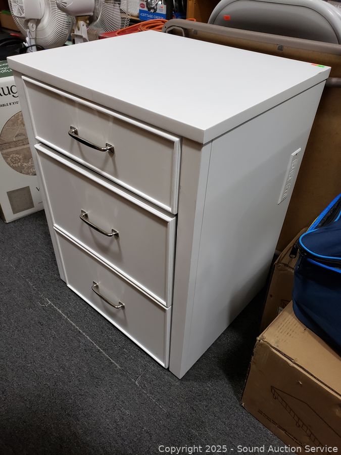 08/19/25 SAS Recliners, Freezer, Video Games, Toys Online Auction