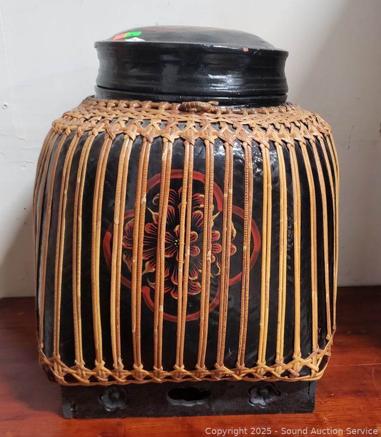 SAS Antique Furniture, Porcelain Figures, Household Online Auction