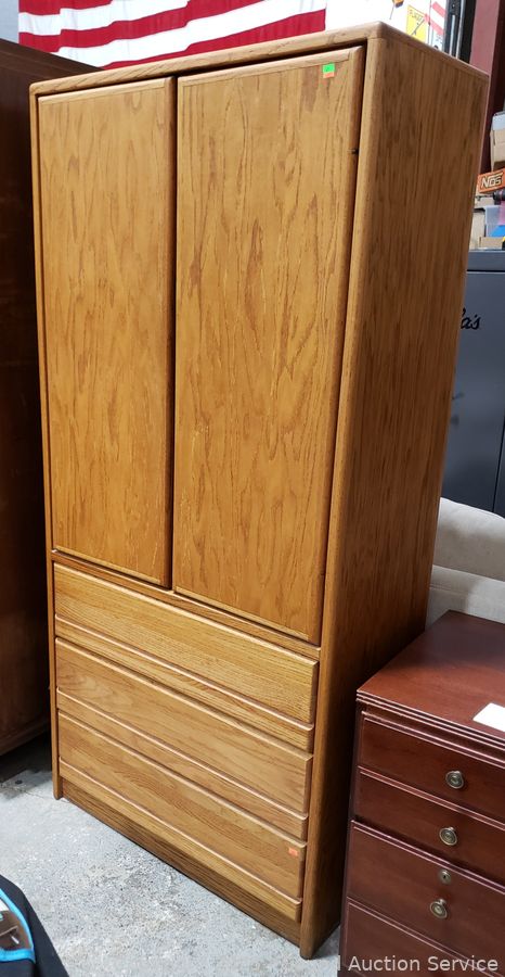SAS Antique Furniture, Porcelain Figures, Household Online Auction