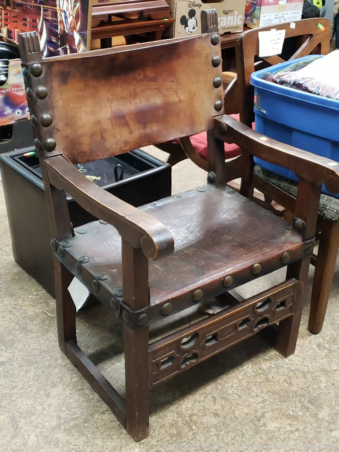 09/10/25 SAS Antique Furniture, Porcelain Figures, Household Online Auction