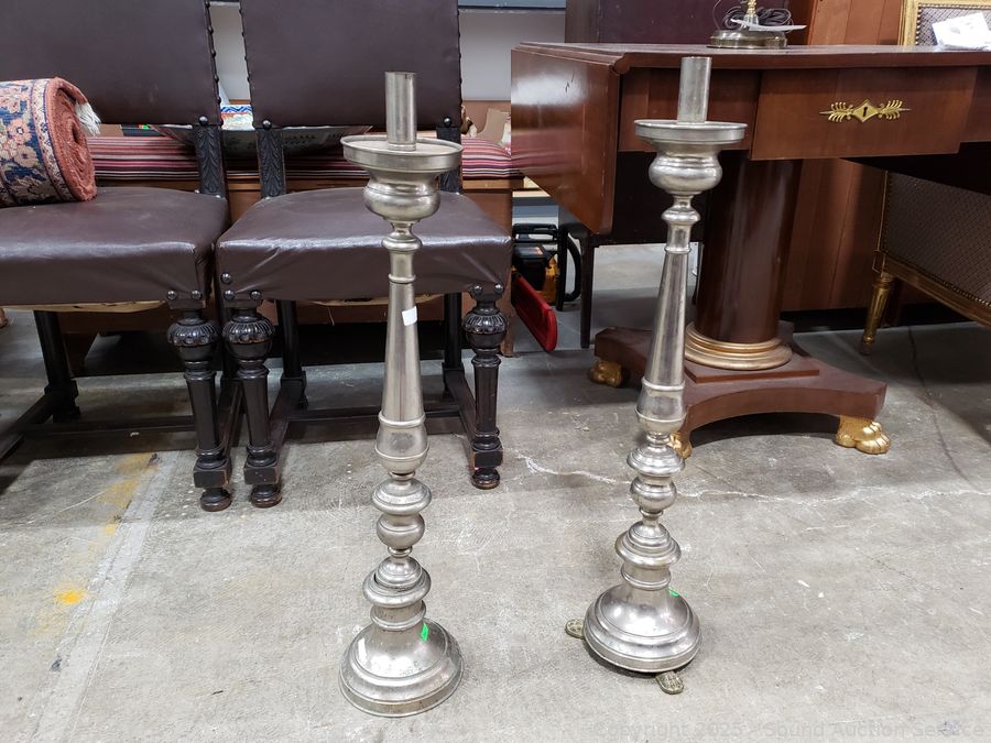 SAS Antique Furniture, Porcelain Figures, Household Online Auction