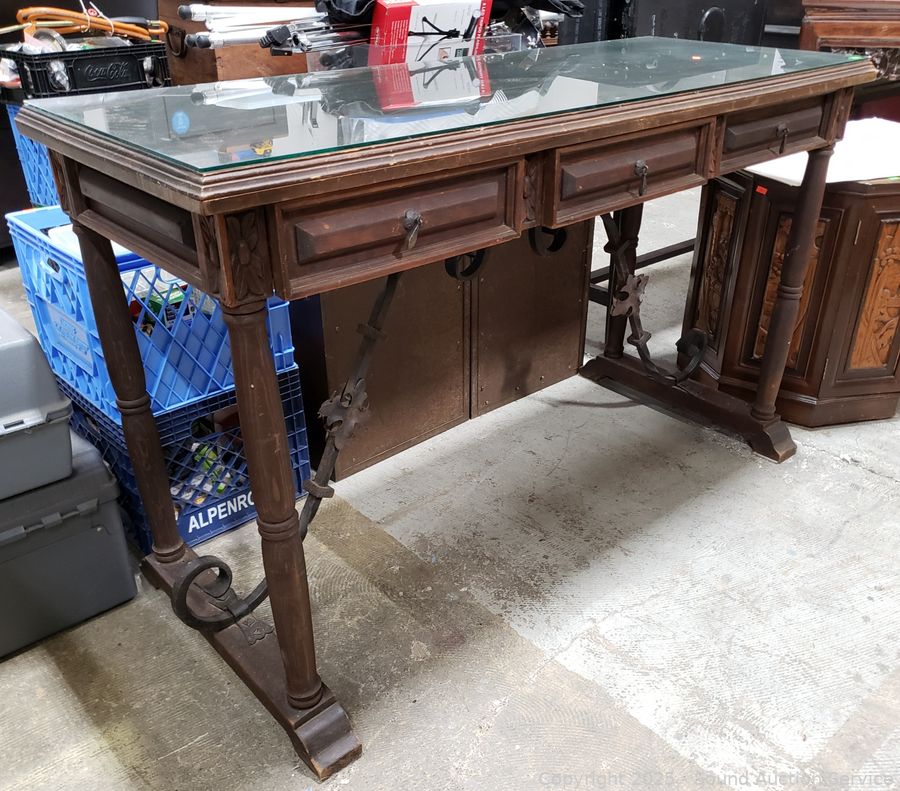 SAS Phonographs, Tools, Furniture Online Auction