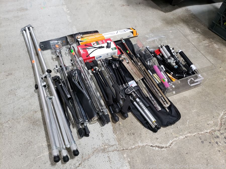 SAS Phonographs, Tools, Furniture Online Auction