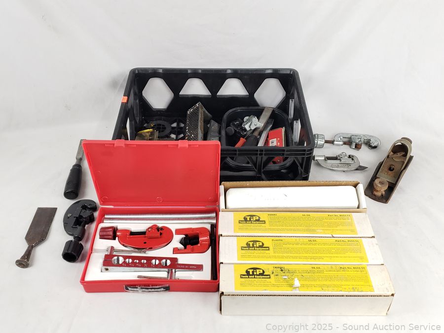 SAS Phonographs, Tools, Furniture Online Auction