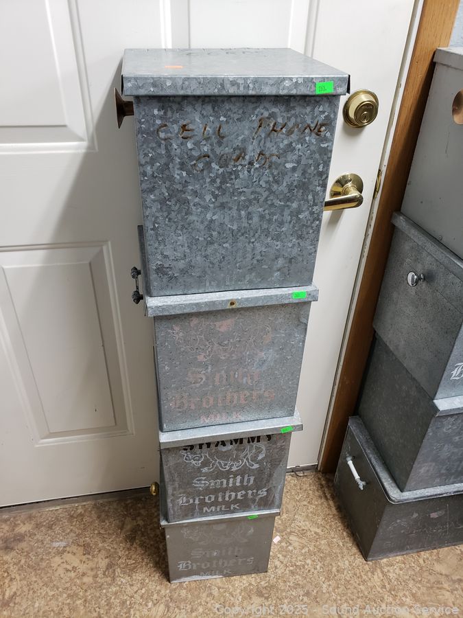 SAS Phonographs, Tools, Furniture Online Auction