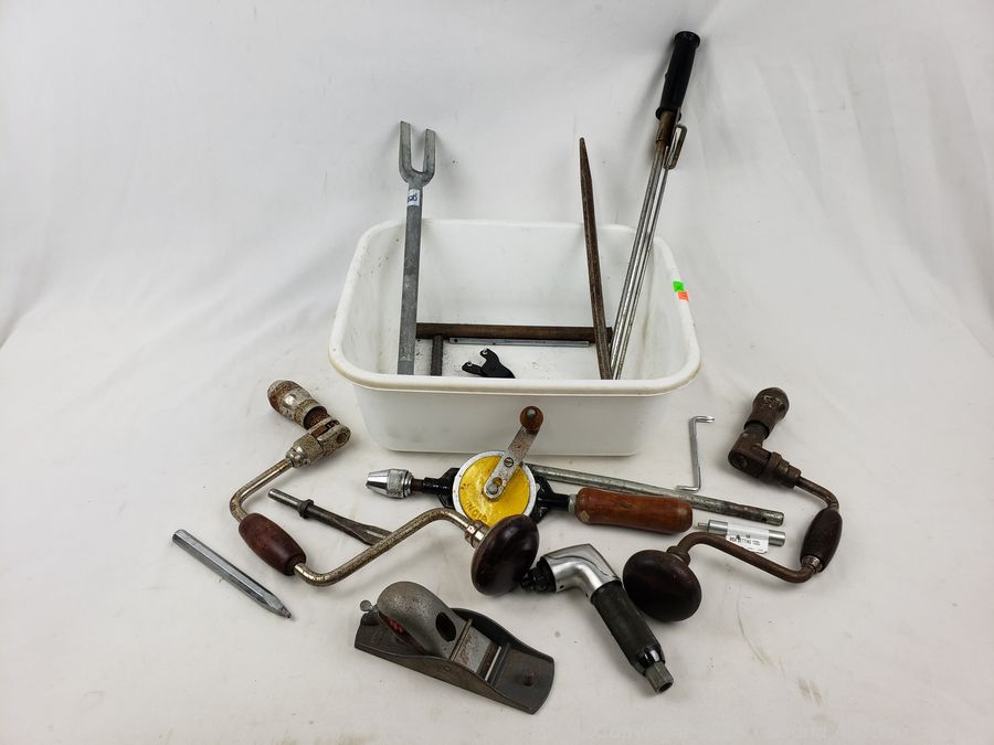 SAS Phonographs, Tools, Furniture Online Auction