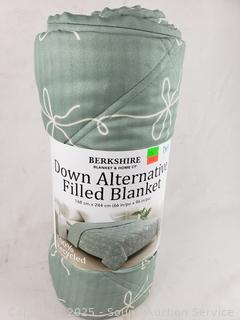Berkshire Down Alternative Filled Twin Blanket 
