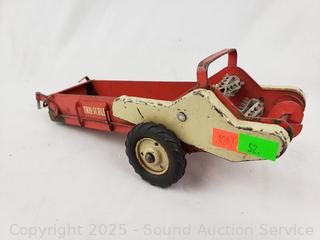 Tru-Scale Steel Manure Spreader 1:16th Scale