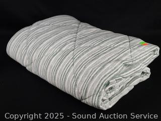 Green Cooling Quilted Throw Blanket 