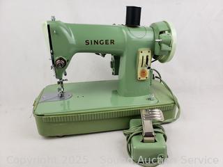 Singer 185J Elec. Sewing Machine w/Case
