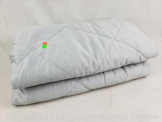 Quilted Cooling Throw Blanket 