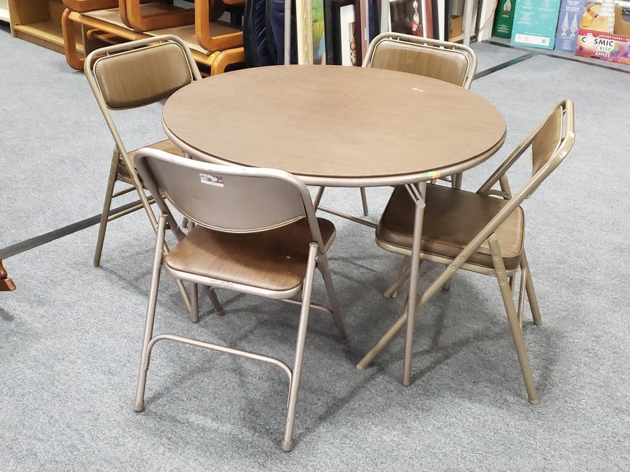 SAS Christmas Décor, Antiques, Dolls Online Auction