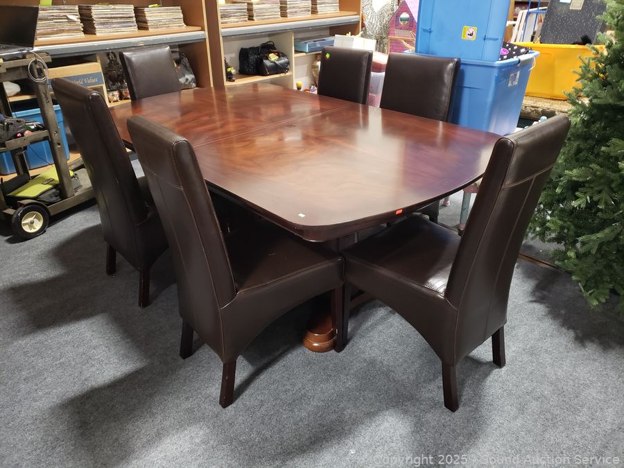 SAS Christmas Décor, Antiques, Dolls Online Auction