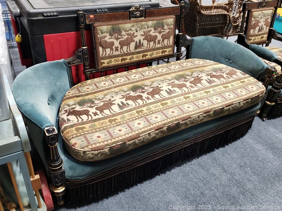 SAS Christmas Décor, Antiques, Dolls Online Auction