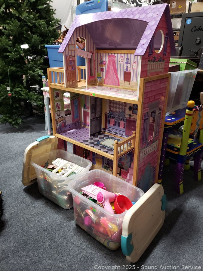 SAS Christmas Décor, Antiques, Dolls Online Auction