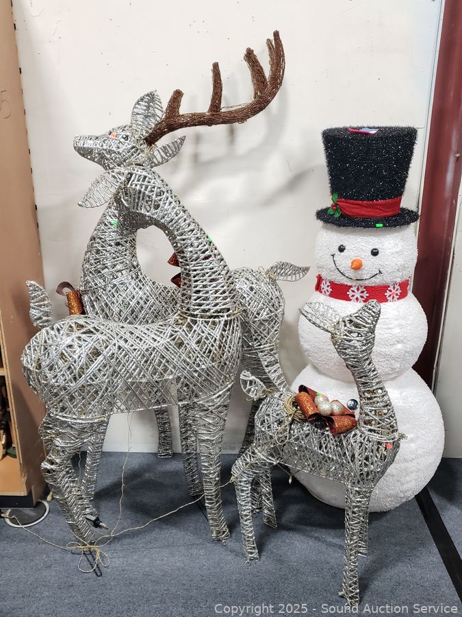 SAS Christmas Décor, Antiques, Dolls Online Auction