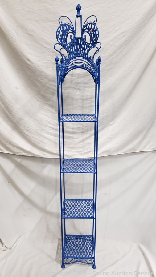 SAS Christmas Décor, Antiques, Dolls Online Auction