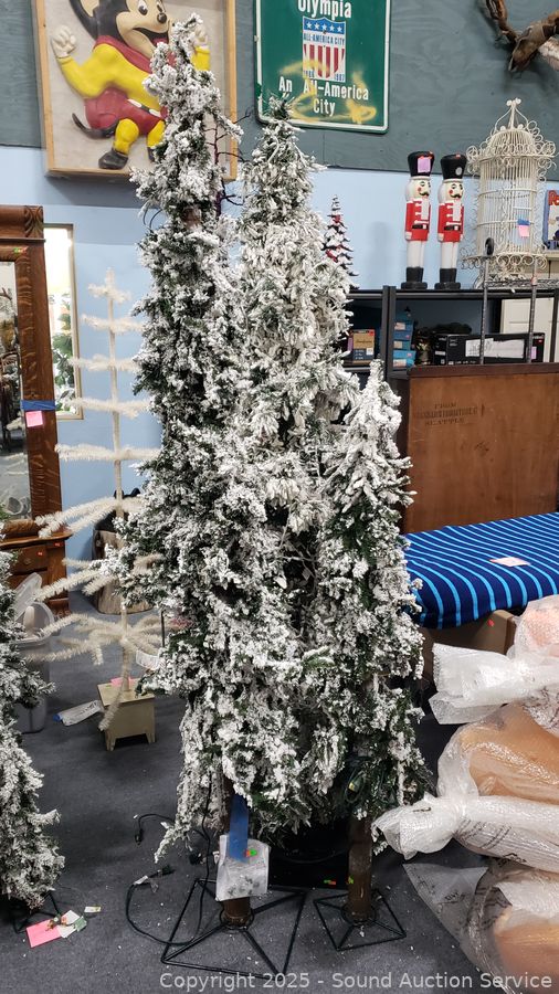 SAS Christmas Décor, Antiques, Dolls Online Auction