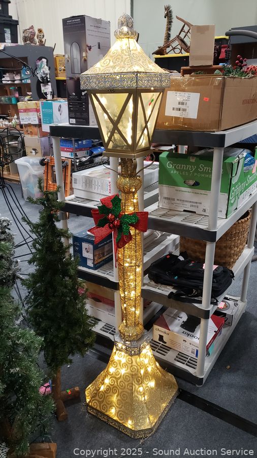 SAS Christmas Décor, Antiques, Dolls Online Auction