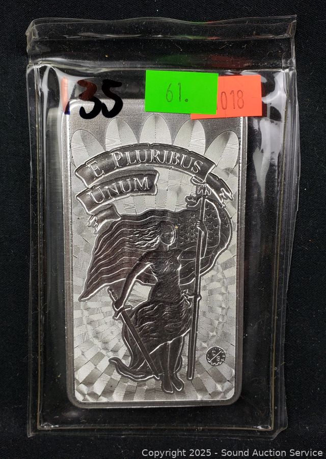 SAS Christmas Décor, Antiques, Dolls Online Auction