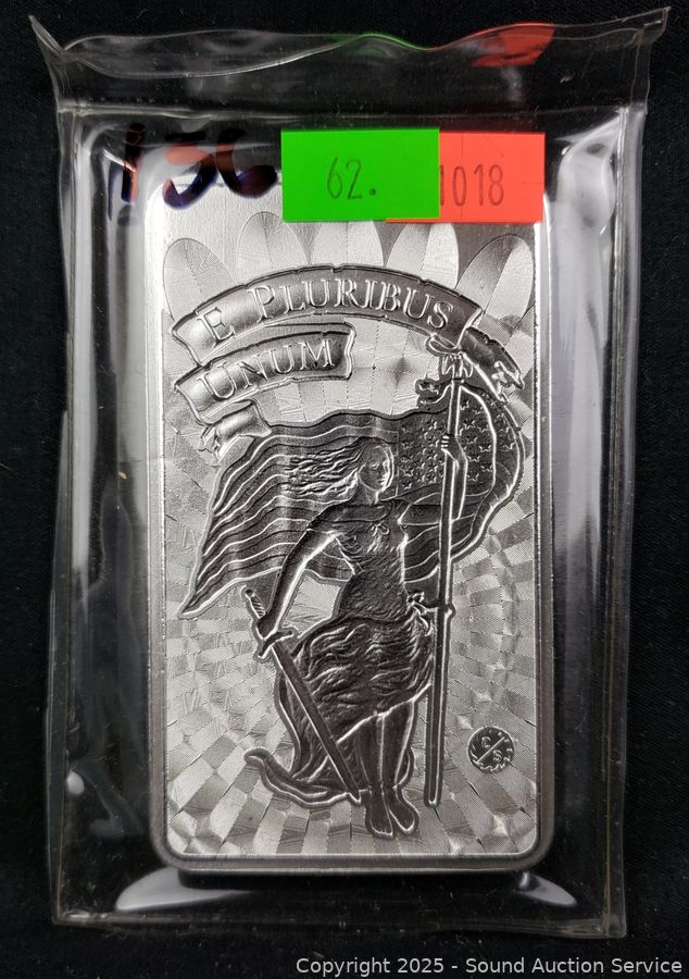 SAS Christmas Décor, Antiques, Dolls Online Auction