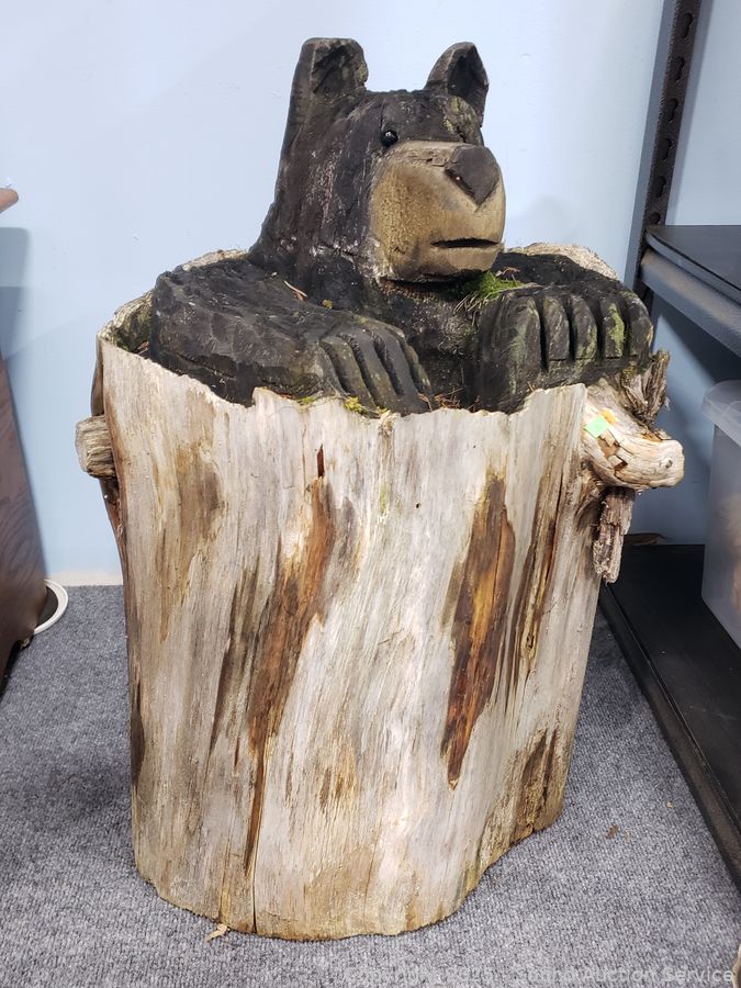 SAS Christmas Décor, Antiques, Dolls Online Auction