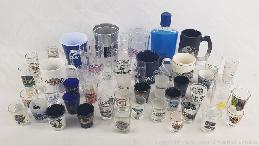 SAS Christmas Décor, Antiques, Dolls Online Auction