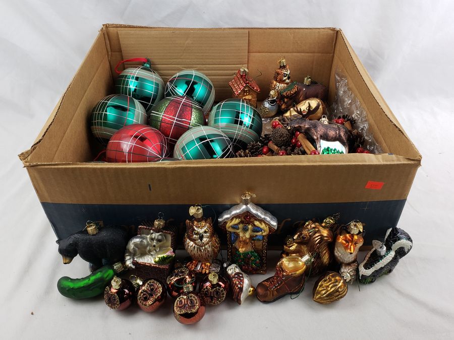 SAS Christmas Décor, Antiques, Dolls Online Auction