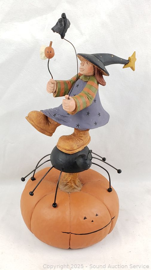 SAS Christmas Décor, Antiques, Dolls Online Auction