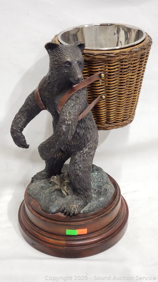 SAS Christmas Décor, Antiques, Dolls Online Auction