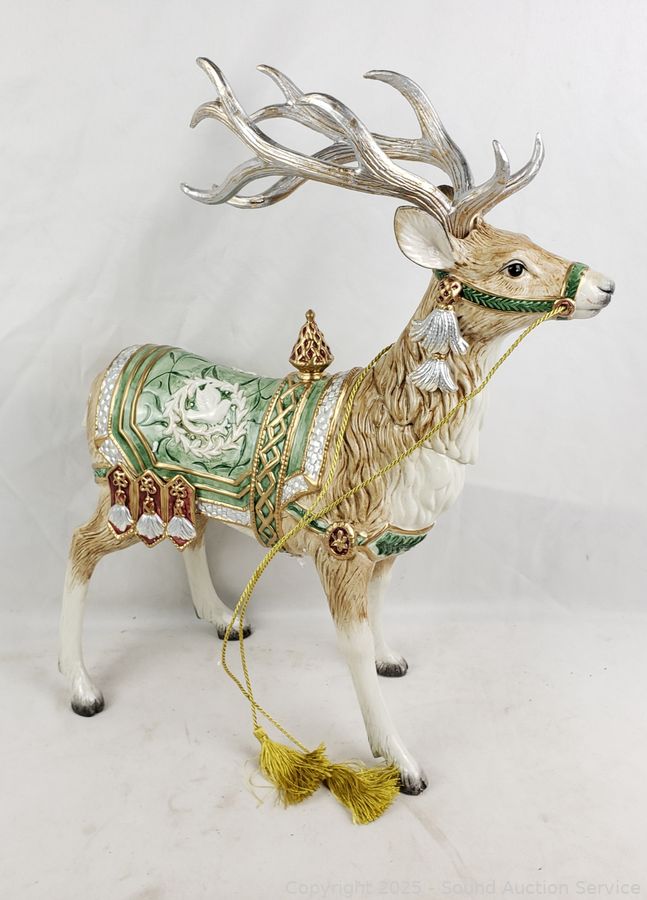 SAS Christmas Décor, Antiques, Dolls Online Auction