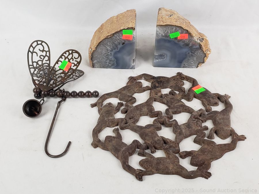 SAS Christmas Décor, Antiques, Dolls Online Auction