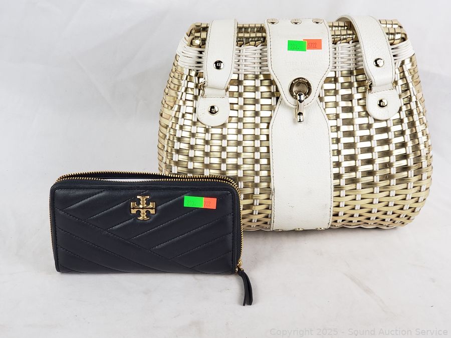 SAS Christmas Décor, Antiques, Dolls Online Auction