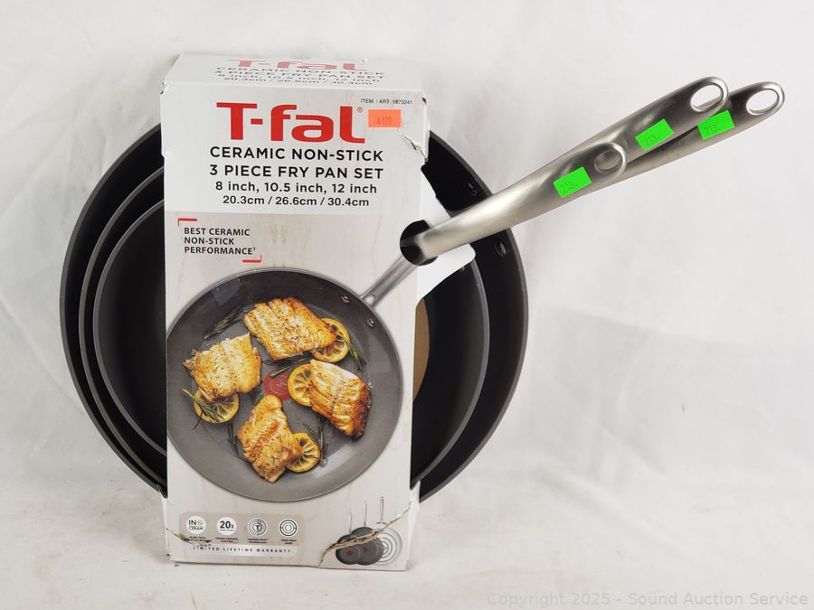 SAS Christmas Décor, Antiques, Dolls Online Auction