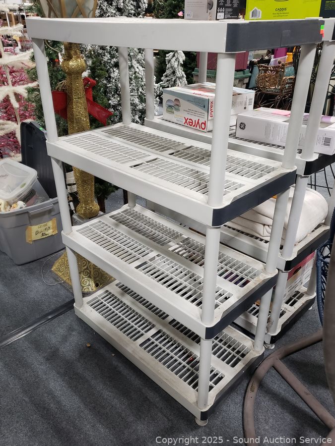 SAS Christmas Décor, Antiques, Dolls Online Auction