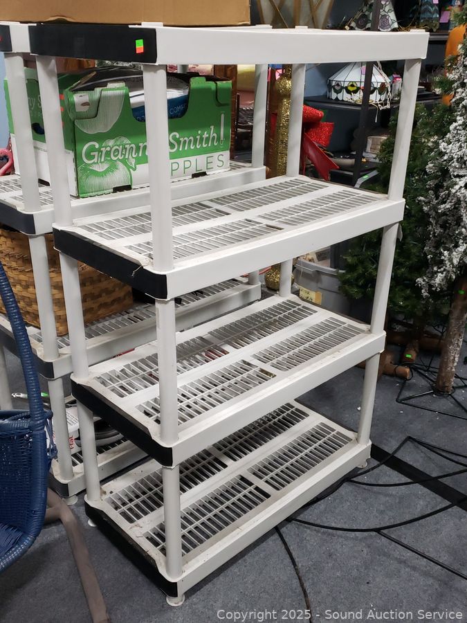 SAS Christmas Décor, Antiques, Dolls Online Auction